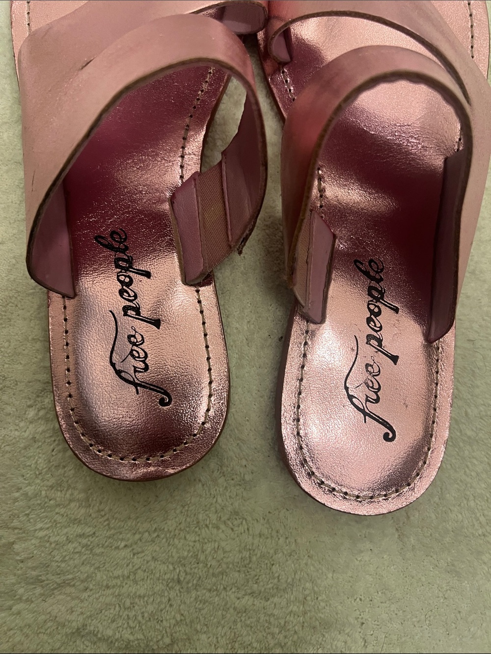 FREE PEOPLE Abilene Slides
Sandals PINK METALLIC LEATHER Toe Loop Flats 40/9 - Picture 2 of 5